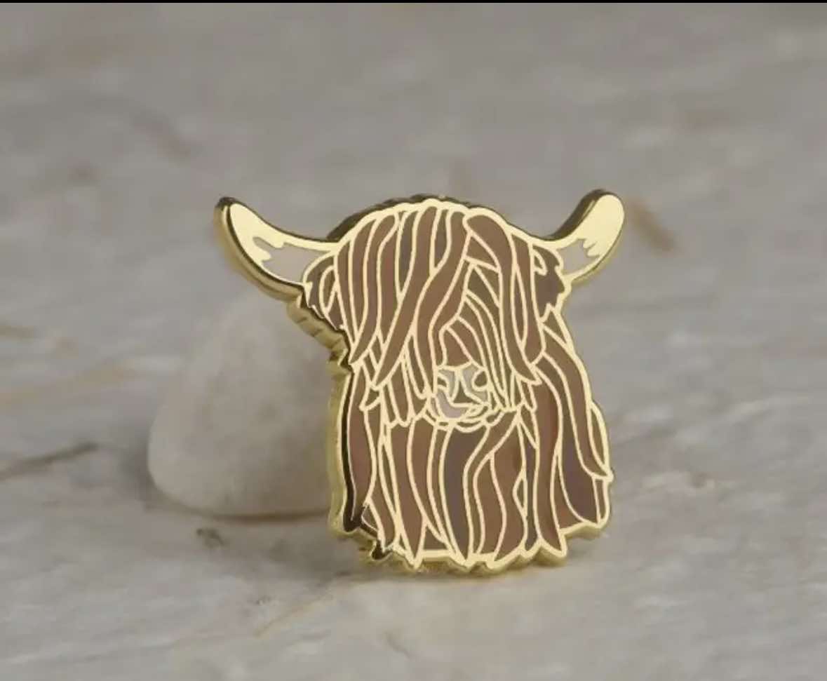 Bronze Highland Cow pin